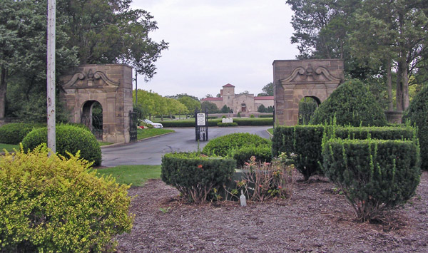Sunset Memorial Park Entrance